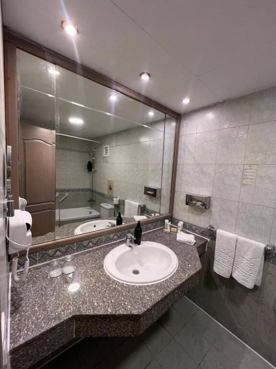Standard Room | Bathroom | Hair dryer, bidet, towels, soap