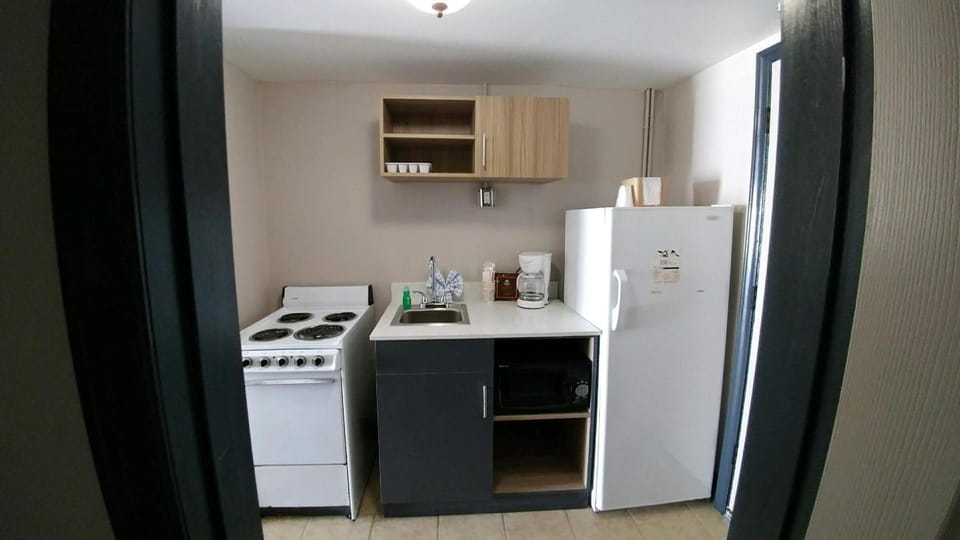 Microwave, coffee/tea maker