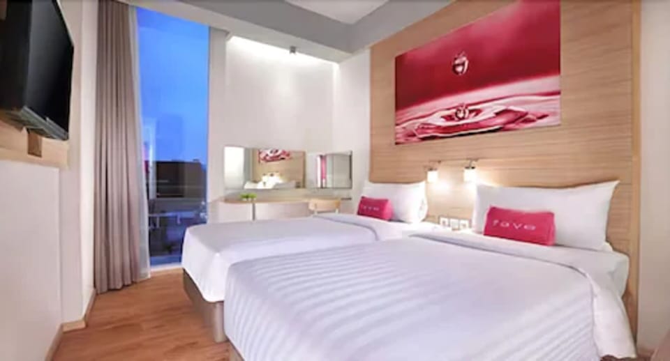 In-room safe, desk, WiFi (free), bed sheets