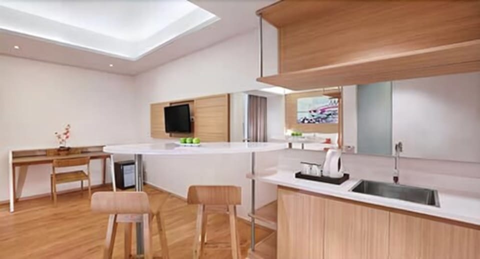 Executive Suite | In-room dining