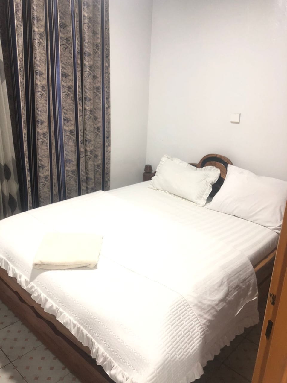 Hypo-allergenic bedding available, down comforters, memory foam beds