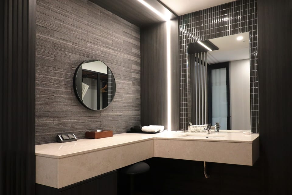 Deluxe Double Room | In-room safe, blackout drapes, soundproofing, free WiFi