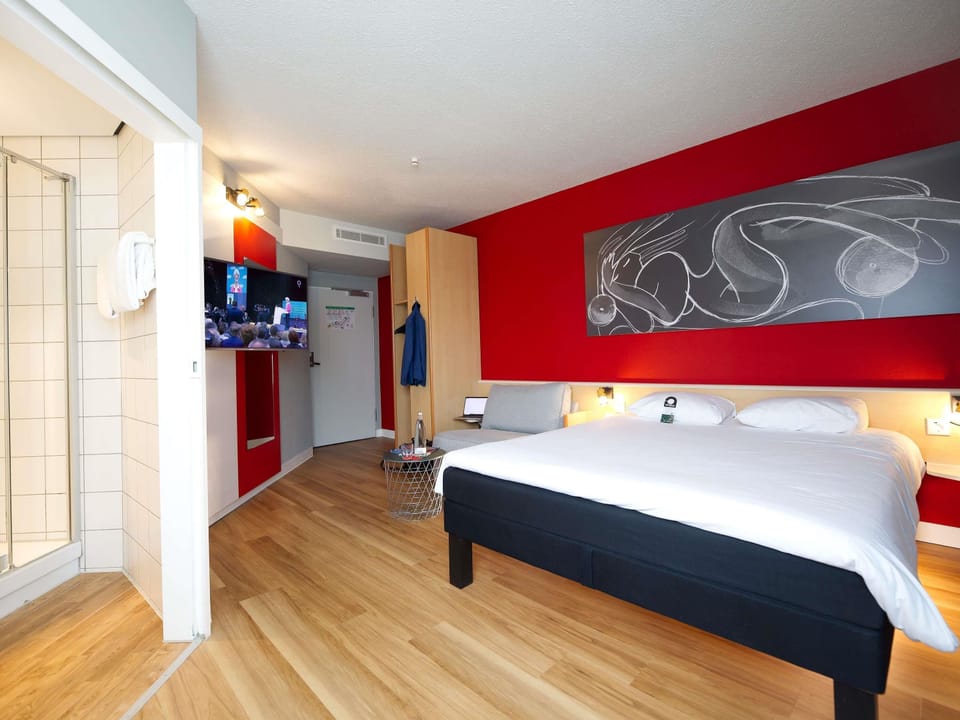 Superior Room, 1 Double Bed | Desk, blackout drapes, soundproofing, iron/ironing board (on request)