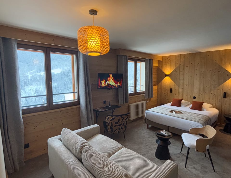 Family Suite | Premium bedding, desk, laptop workspace, soundproofing