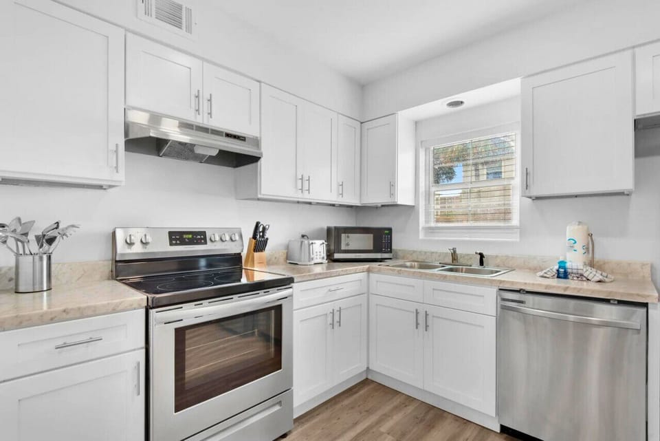 Get ready to cook your favorite meals in this fully equipped kitchen