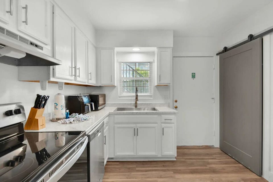 Get ready to cook your favorite meals in this fully equipped kitchen