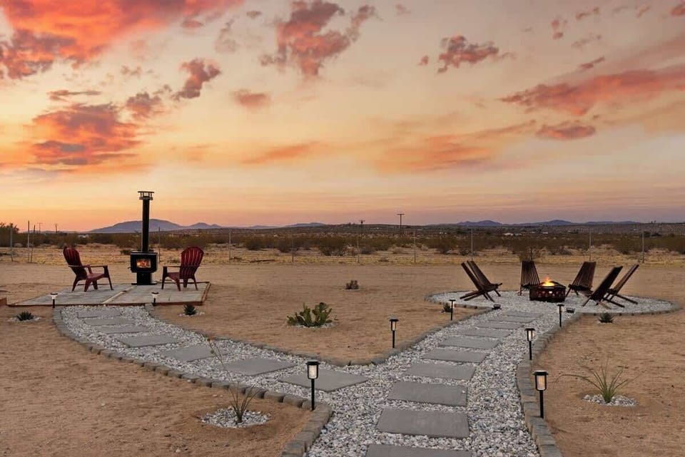 Unobstructed views of the Joshua Tree landscape.