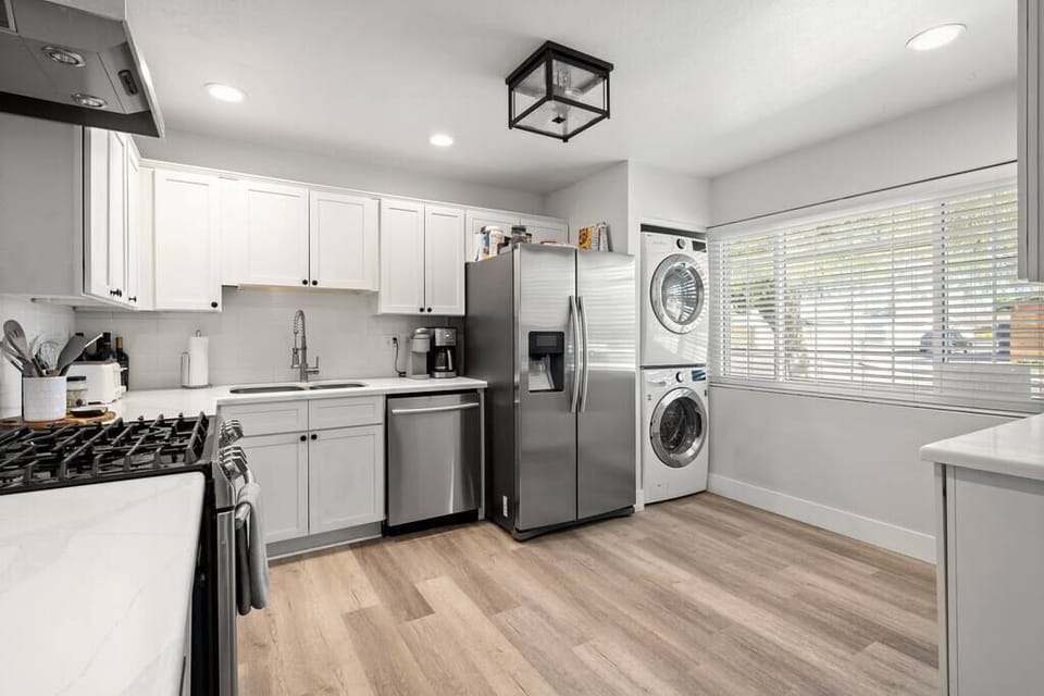 Kitchen + Washer/Dryer