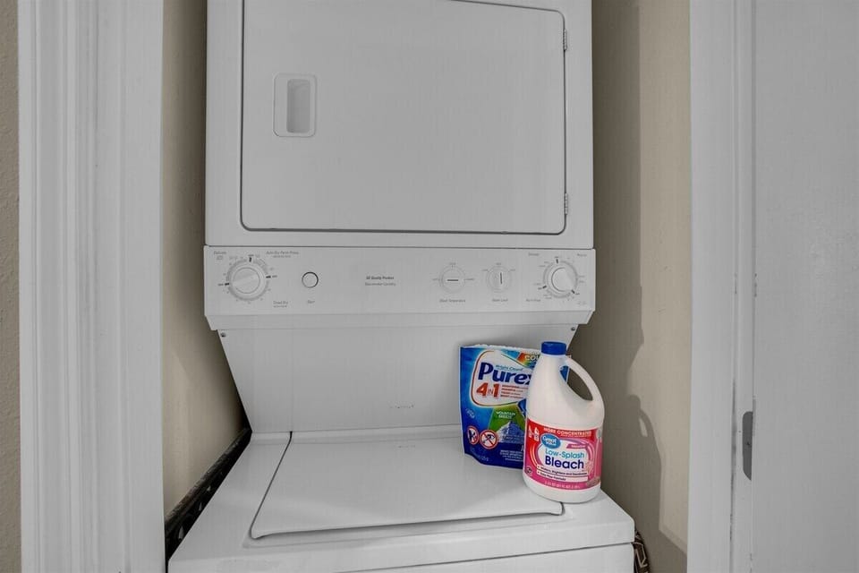 Washer/Dryer Combo - In Unit