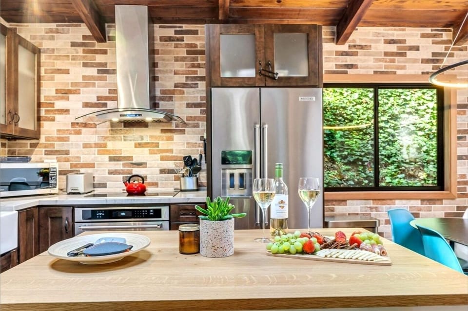 A food prep island worth toasting