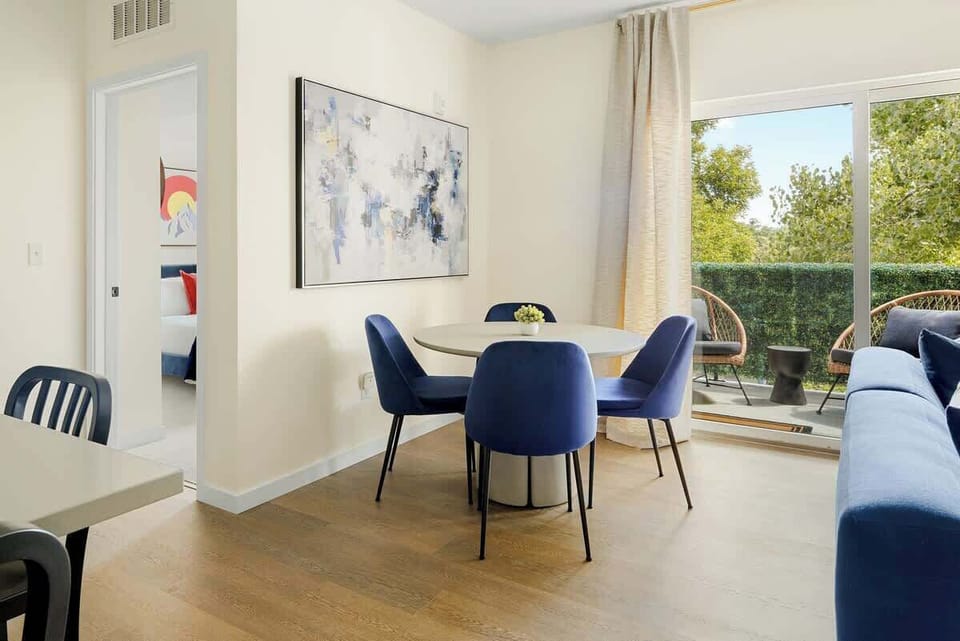 Dining table seats 4