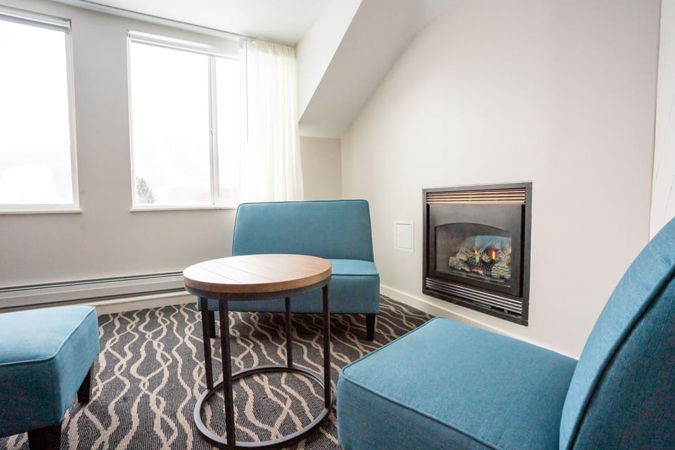 Lodge - Penthouse | In-room safe, blackout drapes, WiFi (free), individually decorated