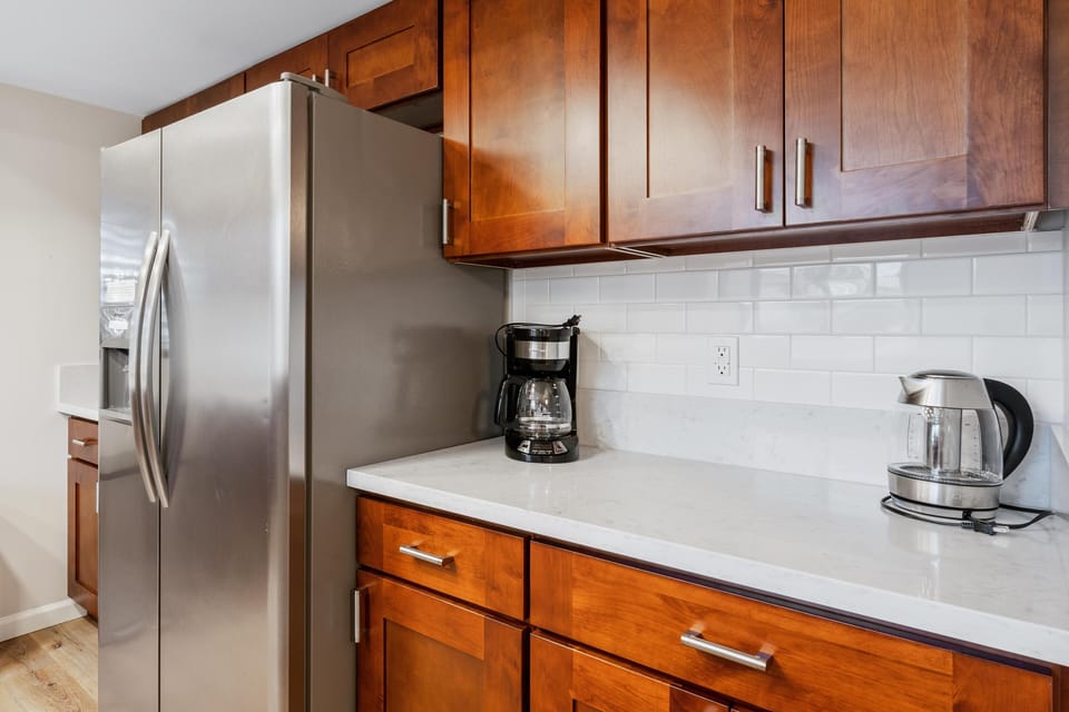 Condo, 2 Bedrooms | Private kitchen | Fridge, oven, stovetop, coffee/tea maker