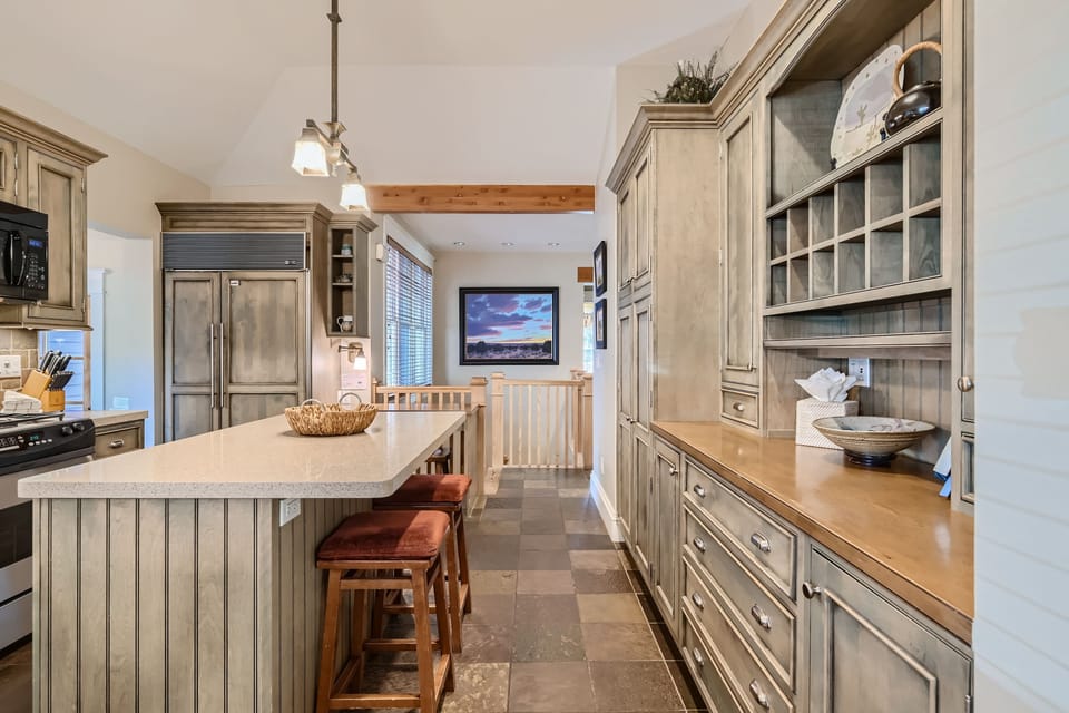 House, 4 Bedrooms | Private kitchen | Coffee/tea maker, fridge, oven, toaster