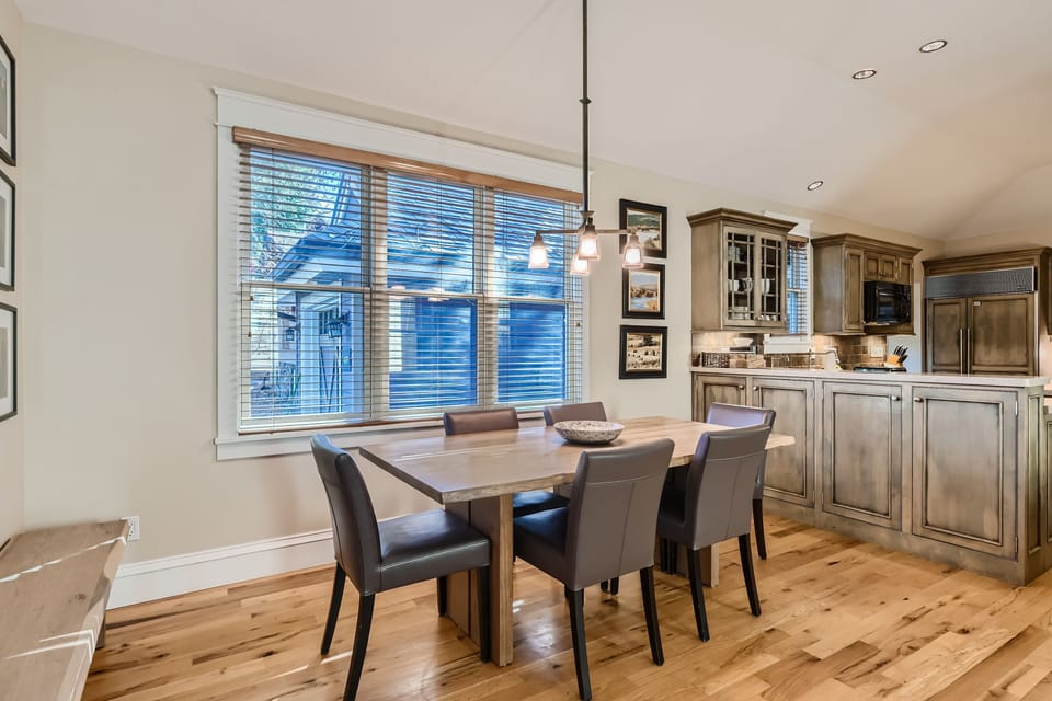 House, 4 Bedrooms | Dining