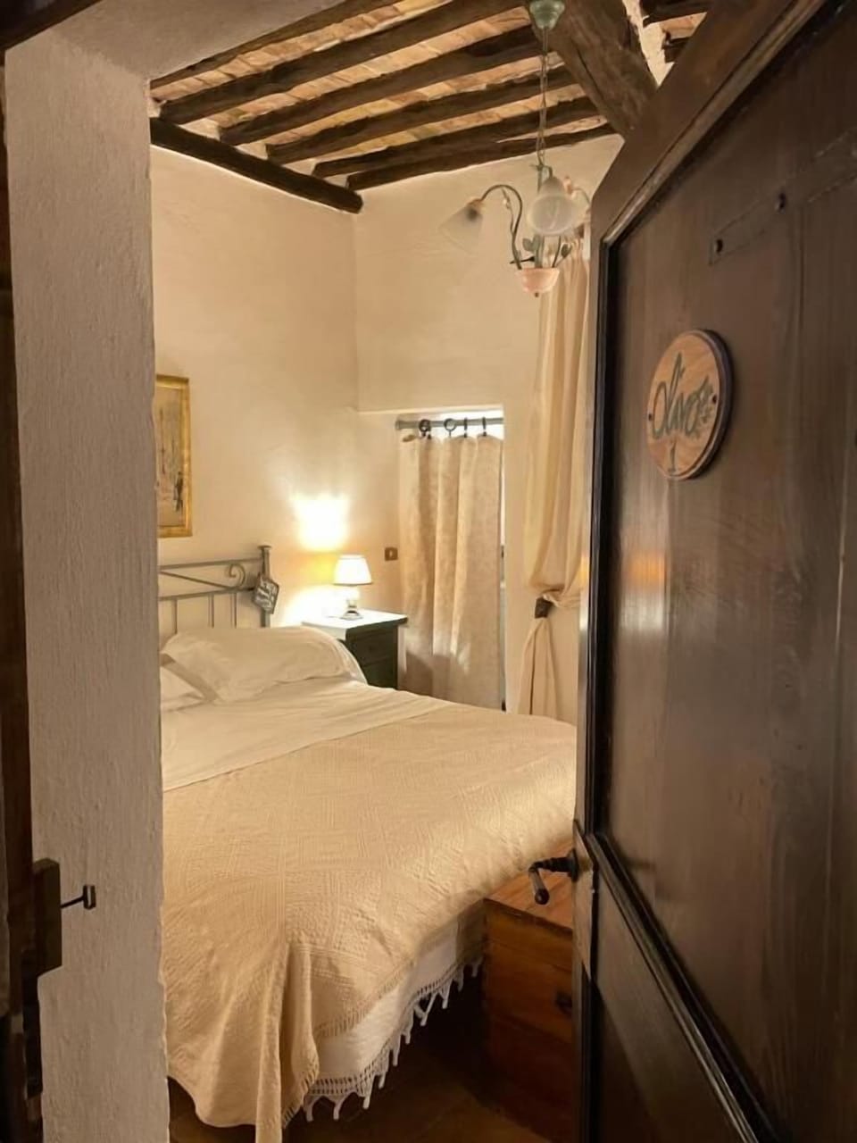 Economy Double Room, 1 Double Bed, Private Bathroom | Individually furnished, free WiFi, bed sheets