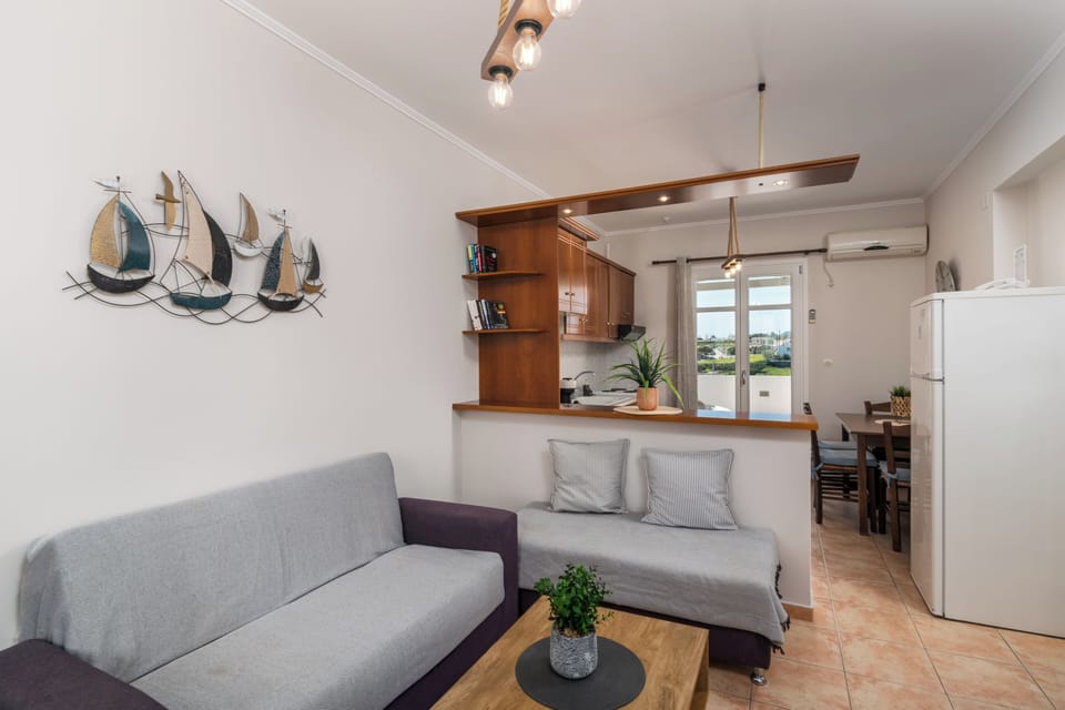Family Duplex, 3 Bedrooms, Non Smoking, Mountain View | Living area | 22-inch flat-screen TV with satellite channels, TV