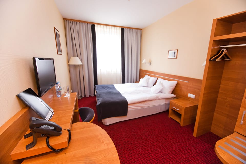 Double Room | Premium bedding, in-room safe, desk, iron/ironing board