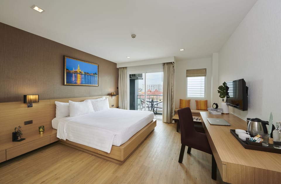 Deluxe Double Room, Balcony | City view