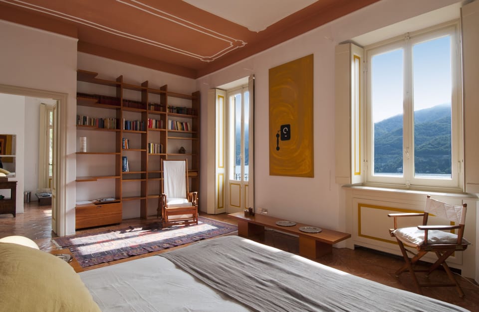 Premium bedding, WiFi (free), bed sheets
