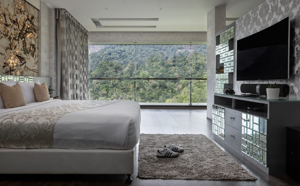 Pavilion Suite | Premium bedding, minibar, in-room safe, desk