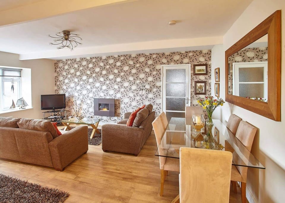 House | 3 bedrooms, high-speed internet