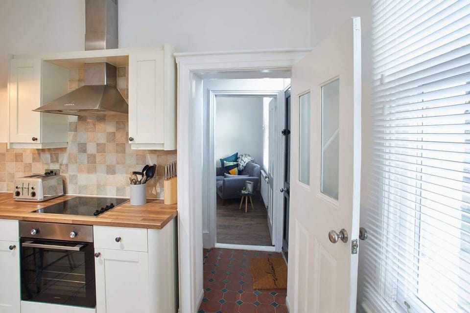 House | 2 bedrooms, desk, soundproofing, Internet
