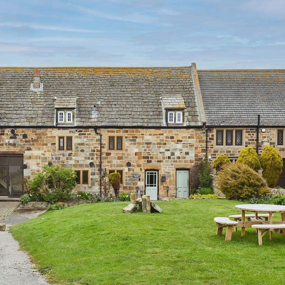 House | 5 bedrooms, high-speed internet