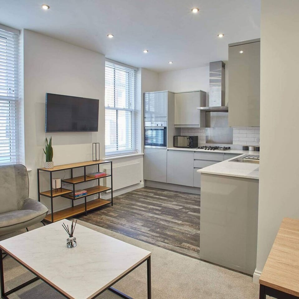 House | 2 bedrooms, soundproofing, Internet