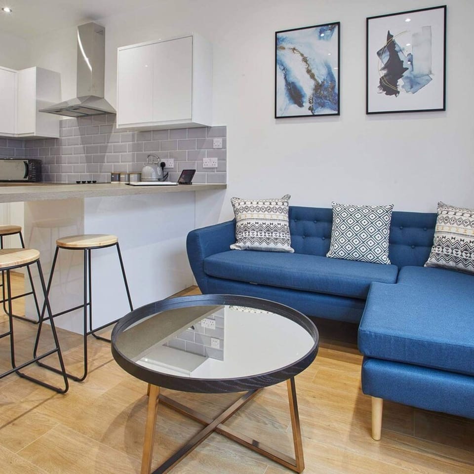 House | 2 bedrooms, desk, Internet