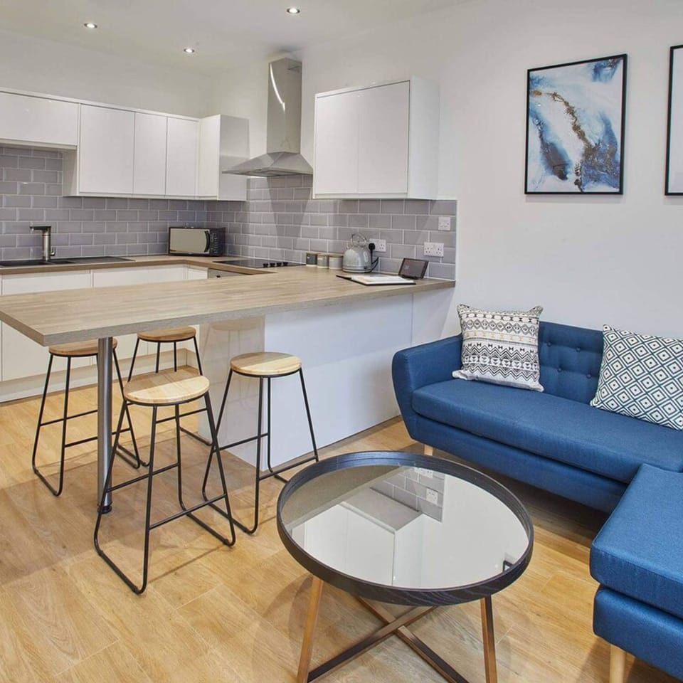 House | 2 bedrooms, desk, Internet