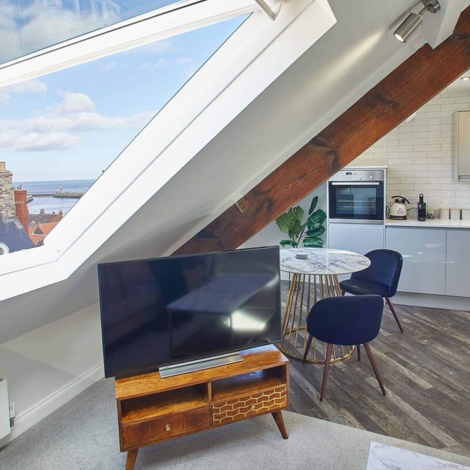 House | 1 bedroom, desk, soundproofing, Internet