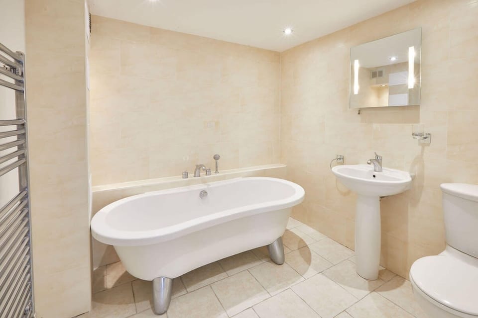 Host Stay Sunset View Apartment in England