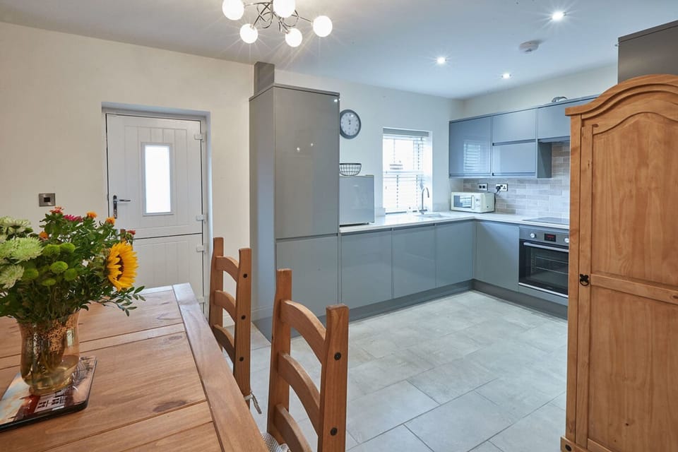 House | 3 bedrooms, high-speed internet
