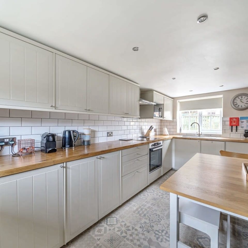 House | 2 bedrooms, desk, soundproofing