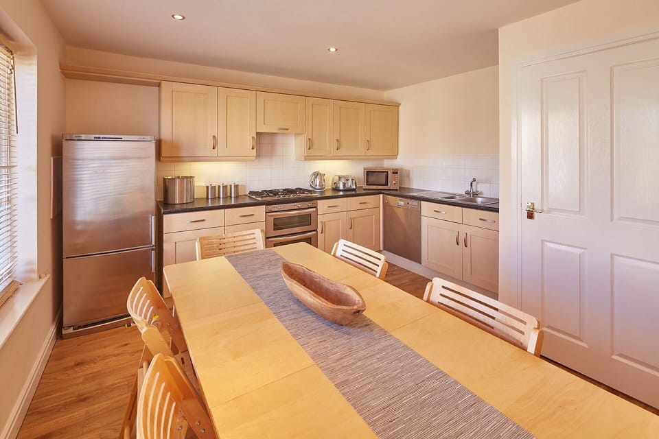House | 4 bedrooms, Internet