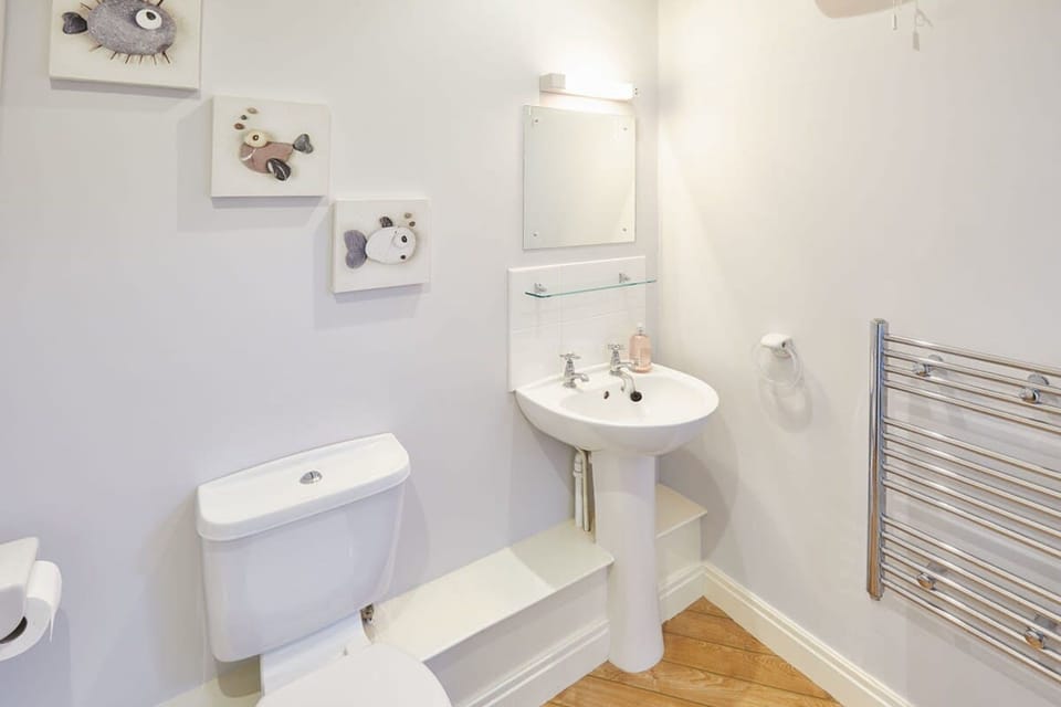 Host Stay Starboard Bow Apartment in England