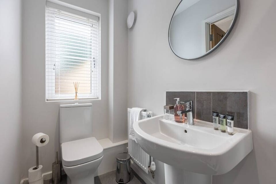 Host Stay Oyster Cottage House in England