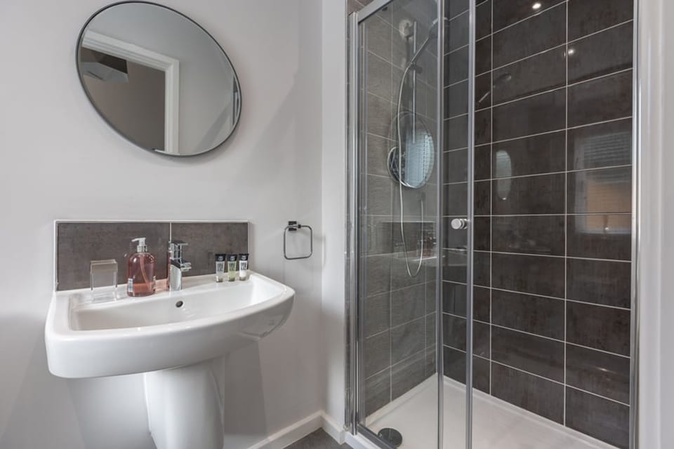 Host Stay Oyster Cottage House in England