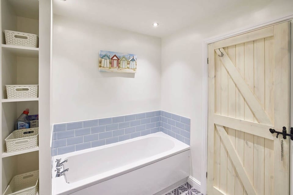 Host Stay Willow Cottage House in England