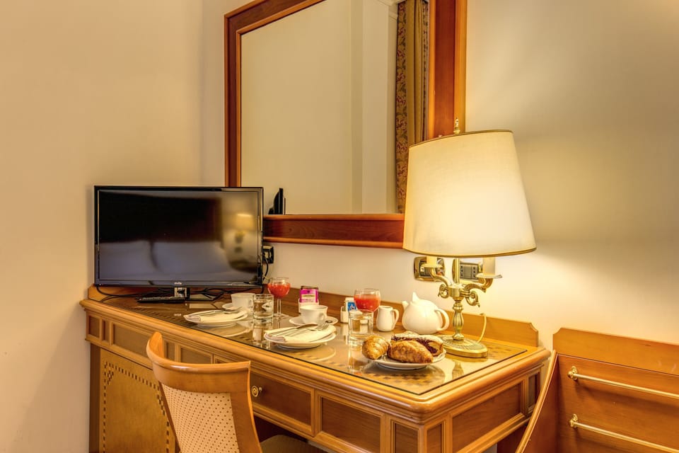 Premium bedding, in-room safe, desk, soundproofing