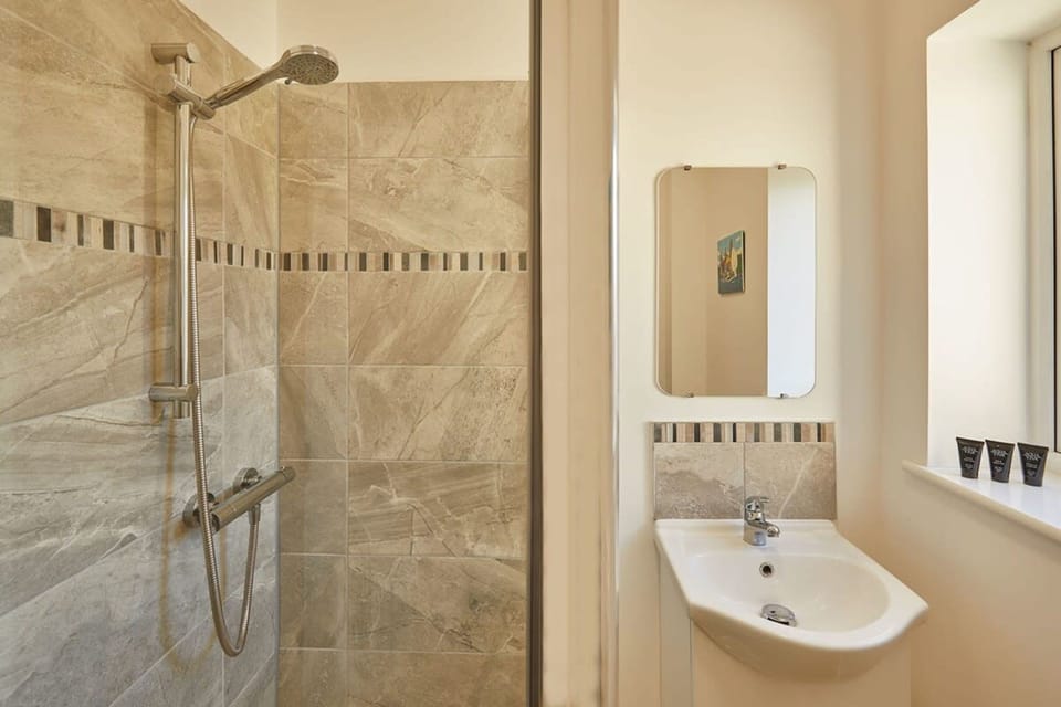 Host Stay West Cliff Retreat Apartment in England