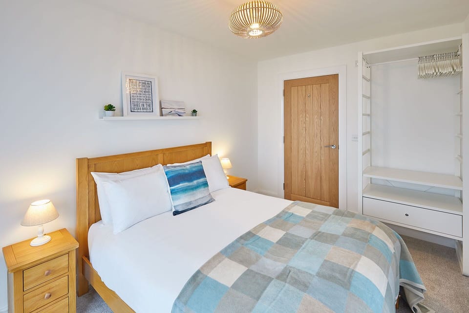 Host Stay 3 Queens Court House in Whitley Bay