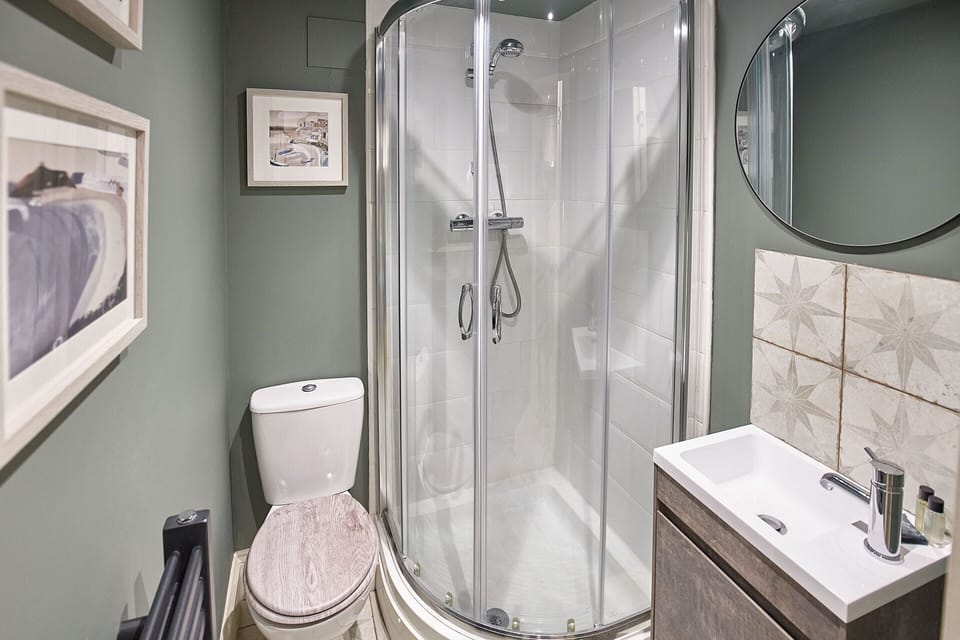 Host Stay The Salt Nook Apartment in England