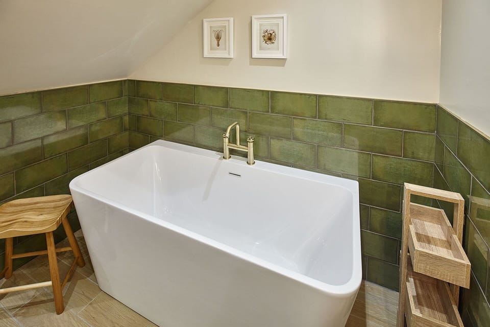 Host Stay The Salt Nook Apartment in England