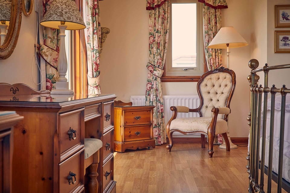House | 5 bedrooms, high-speed internet