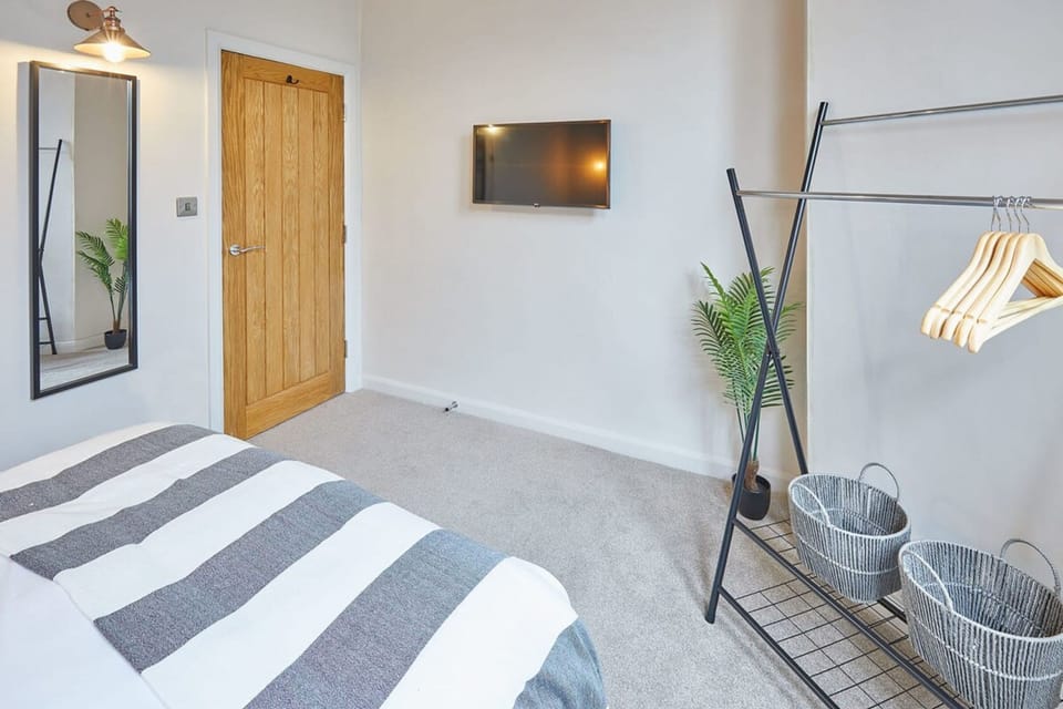 House | 1 bedroom, desk, Internet