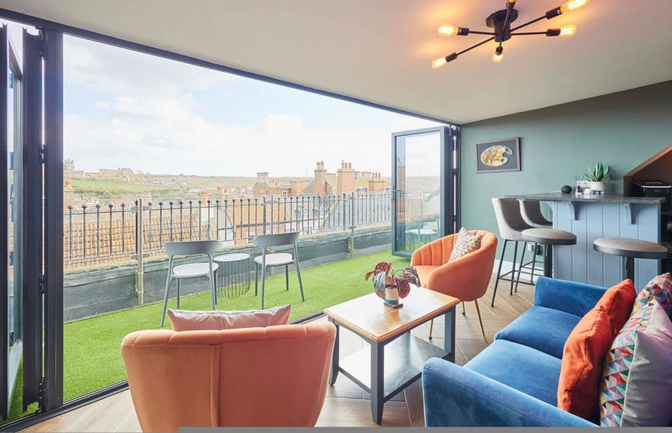 Host Stay Devereux House House in England