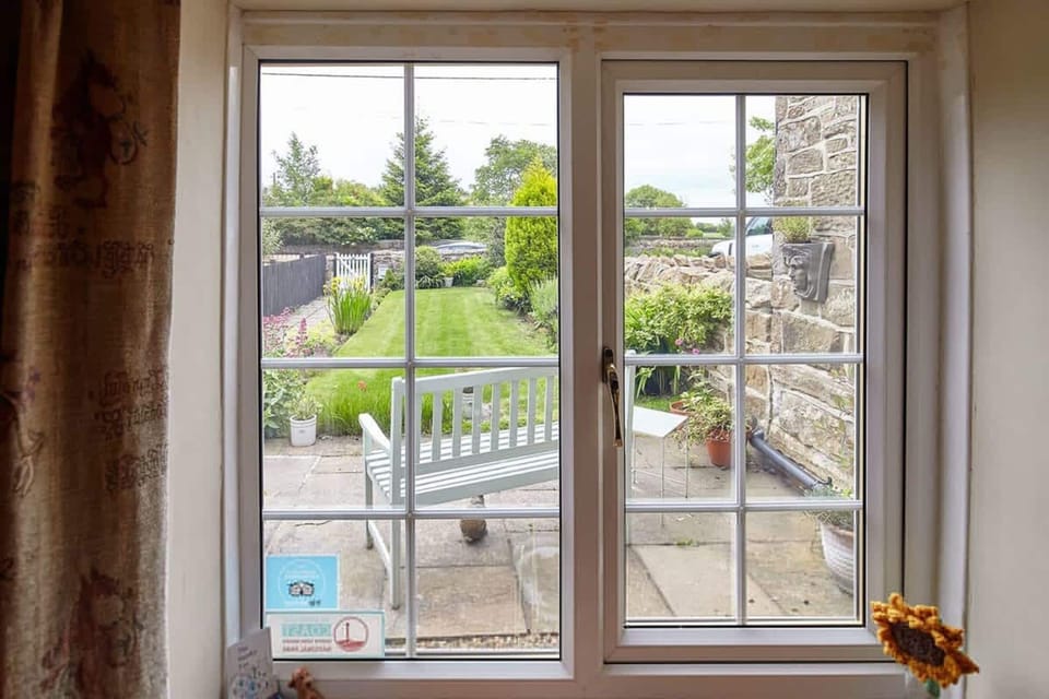 Host Stay Honeysuckle Cottage House in England