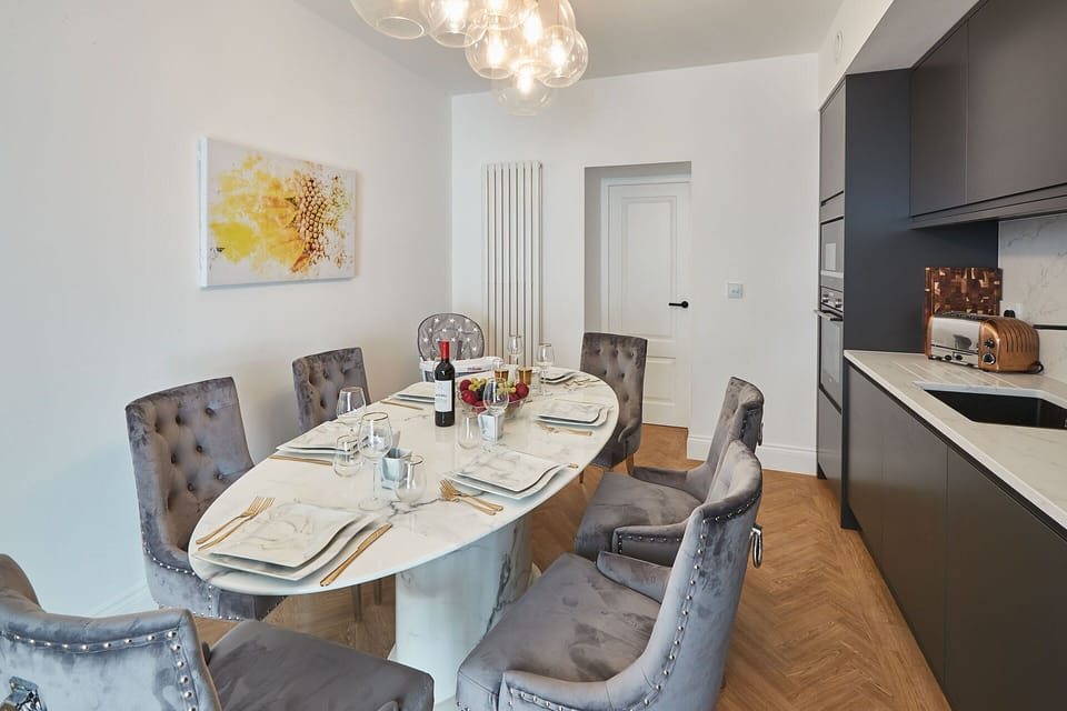 Apartment | 2 bedrooms, desk